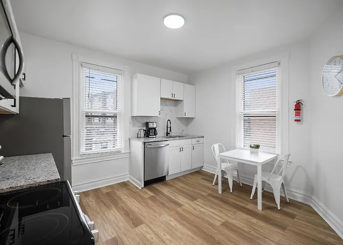 Shadyside, !b Modern And Bright Private Bedroom With Shared Bathroom Pittsburgh