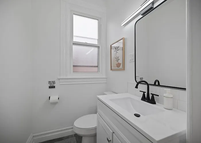 Shadyside, !b Modern And Bright Private Bedroom With Shared Bathroom * Pittsburgh