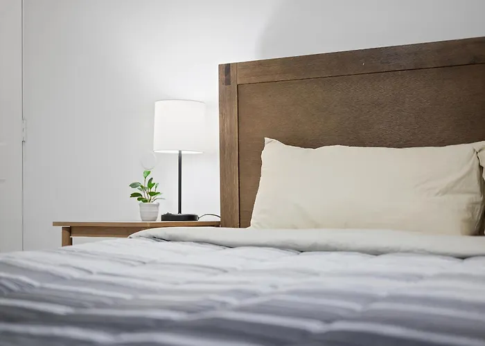Shadyside, !b Modern And Bright Private Bedroom With Shared Bathroom Pittsburgh